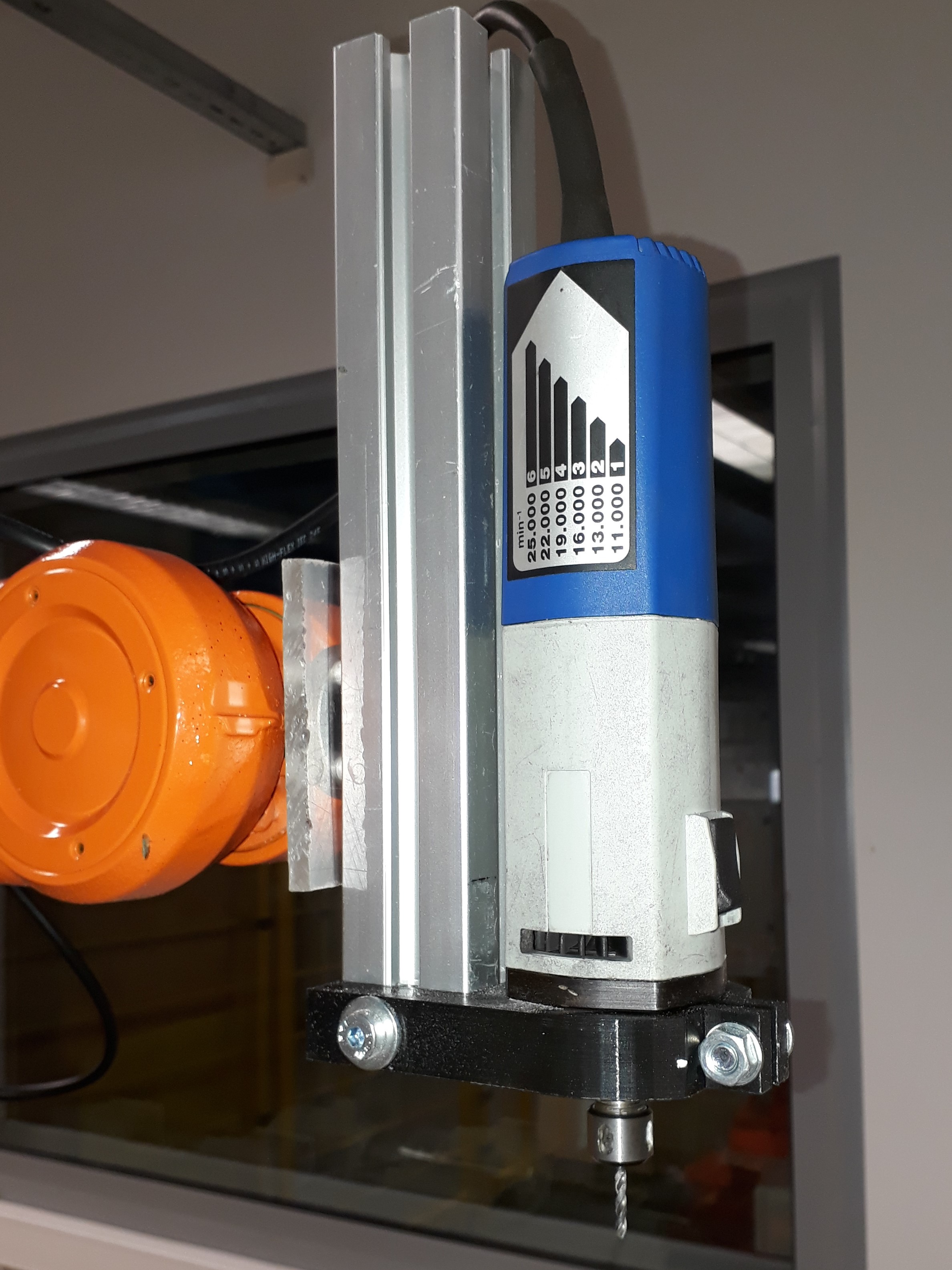 robot freesimootoriga UFM500